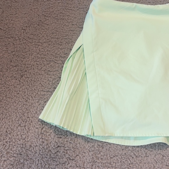 Lululemon Peek Pleat High-Rise Tennis Skirt size 2 color mint - Picture 4 of 11